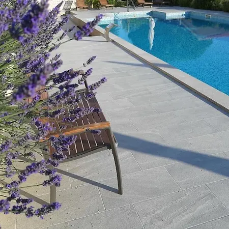 Snjezana 9 * Supetarska Draga